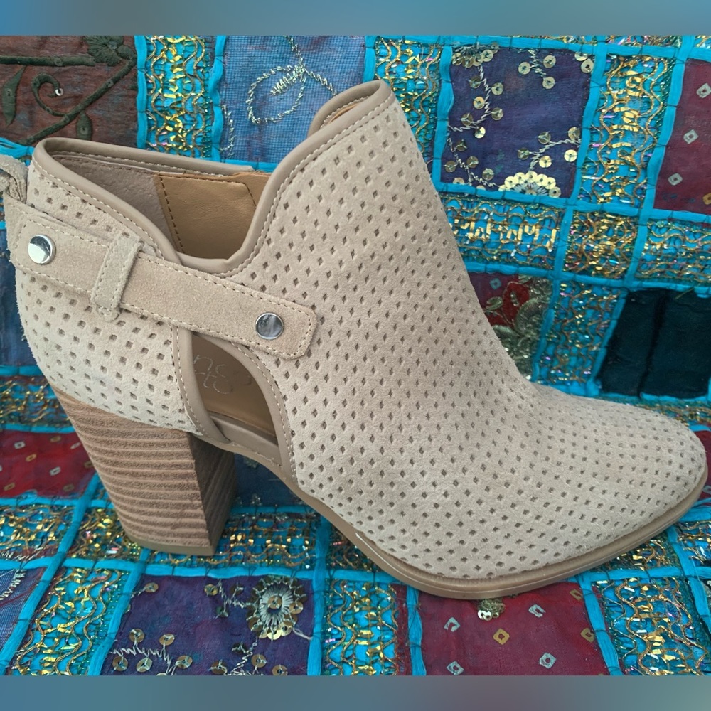 🍁Franco Sarto - Dressy Beige Ankle Boot - size 8.5